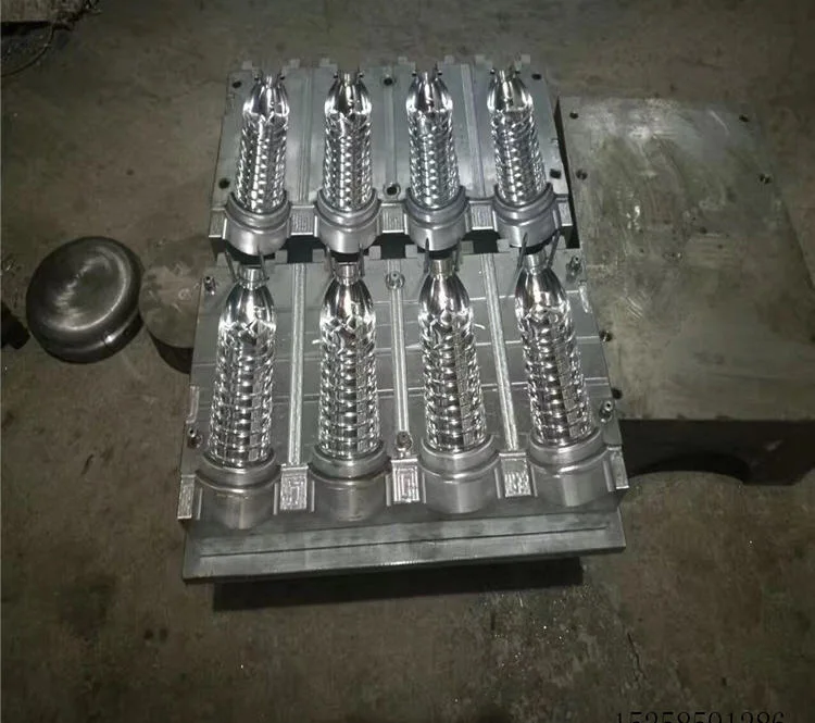 Plastic Extrusion Blow Mould